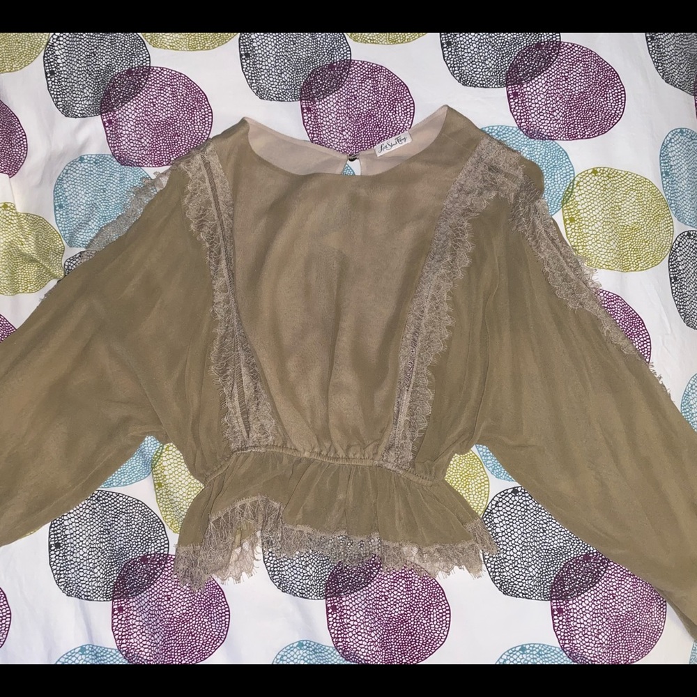 Peasant style blouse with lace detailing